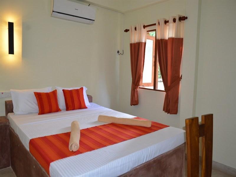 Hotel Thilon Katunayaka Exterior foto