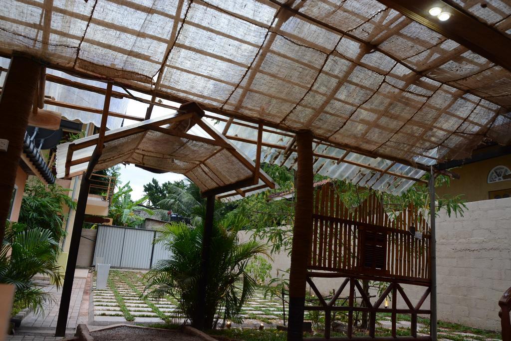Hotel Thilon Katunayaka Exterior foto