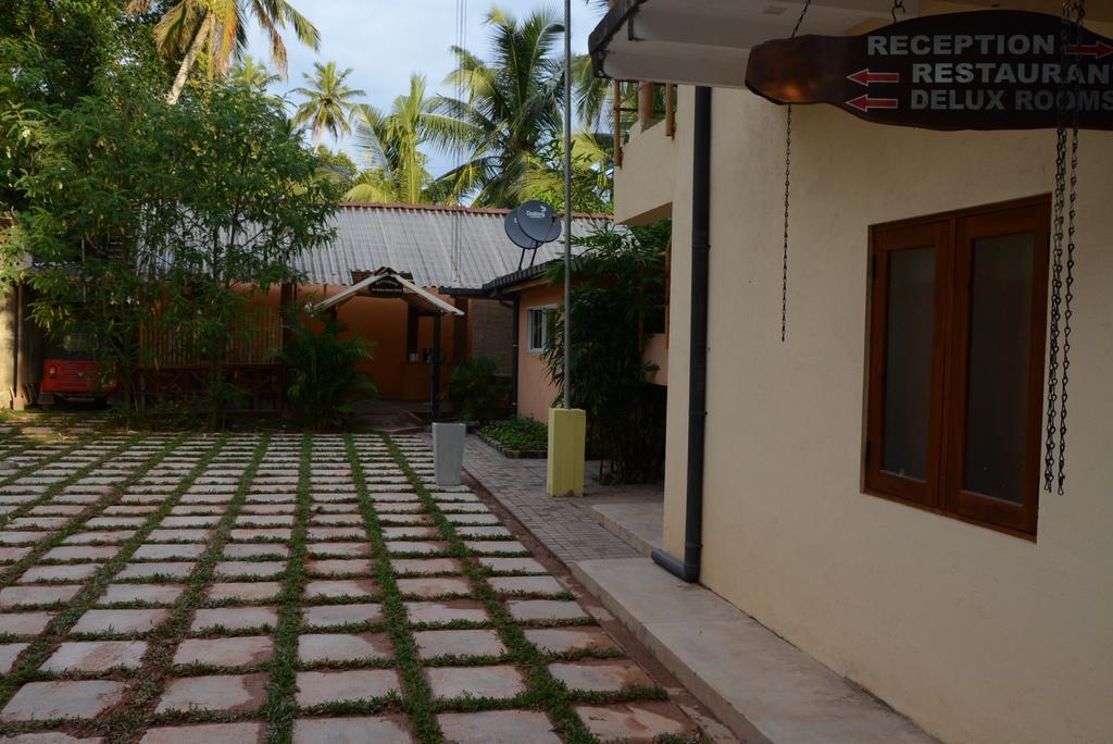 Hotel Thilon Katunayaka Exterior foto