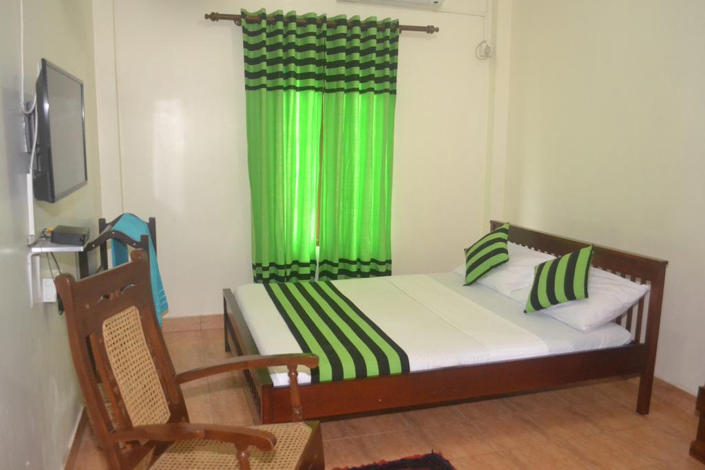 Hotel Thilon Katunayaka Exterior foto
