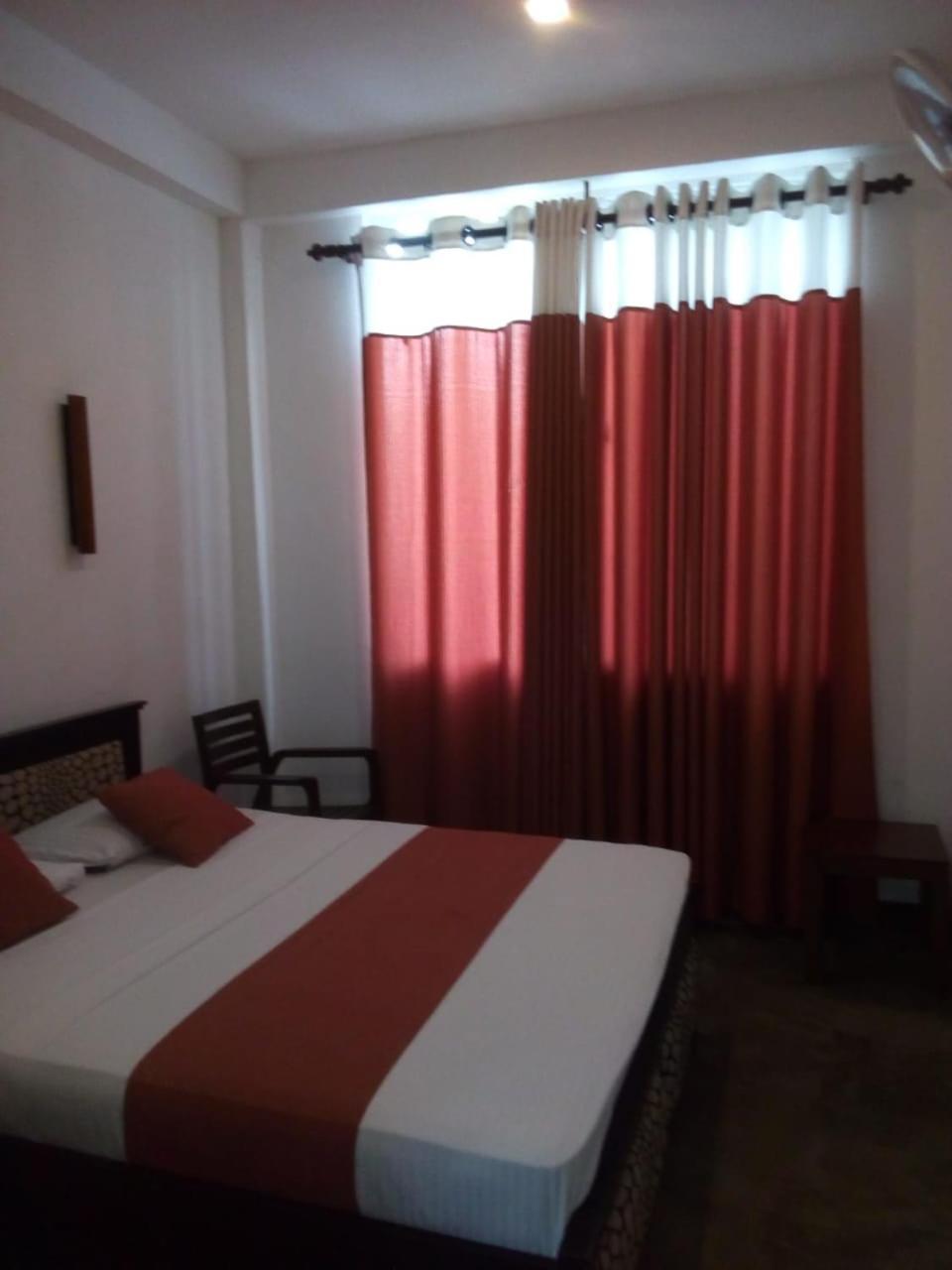 Hotel Thilon Katunayaka Exterior foto