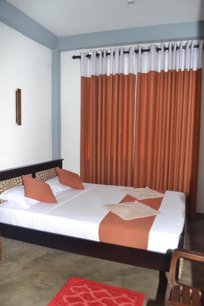 Hotel Thilon Katunayaka Exterior foto