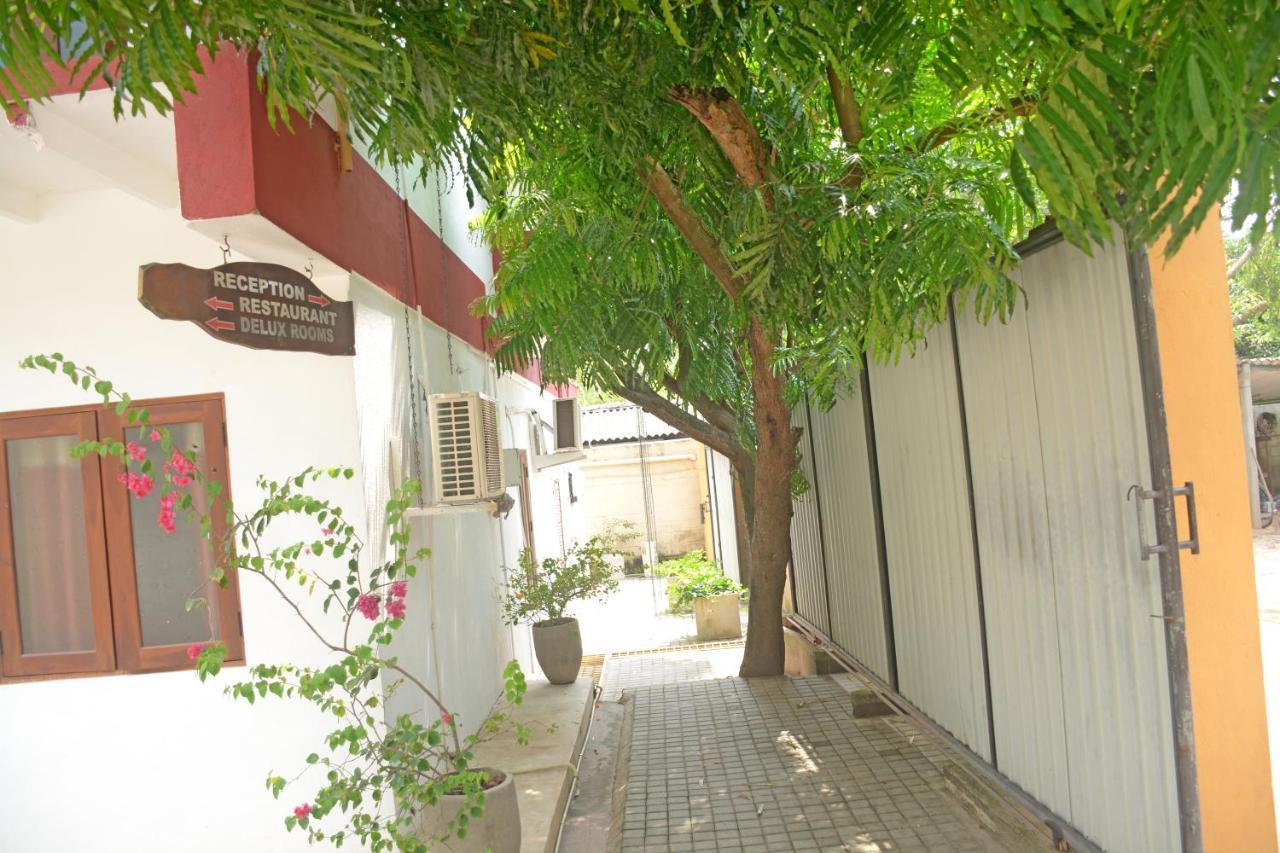Hotel Thilon Katunayaka Exterior foto
