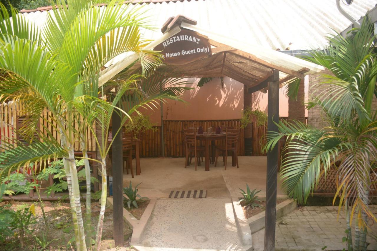 Hotel Thilon Katunayaka Exterior foto